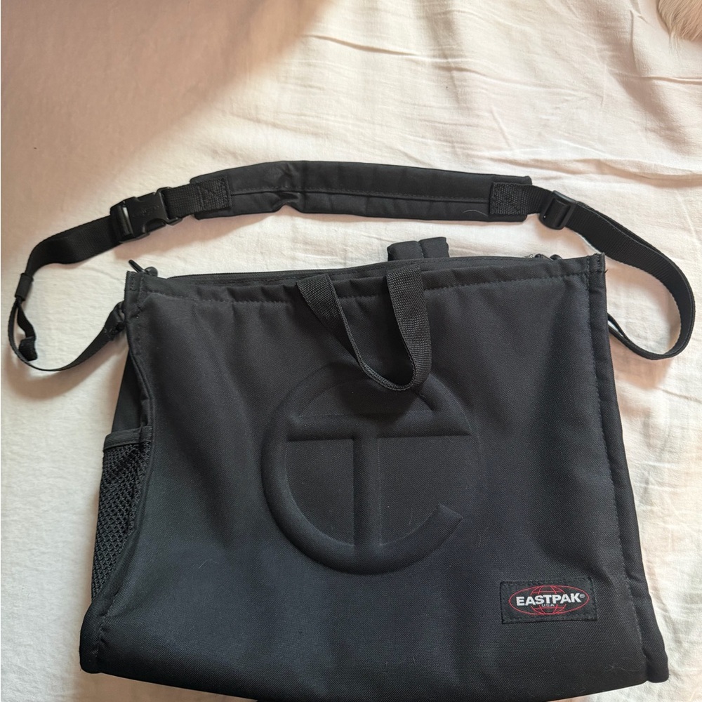 Telfar x Eastpak laptop bag - Picture 2 of 3